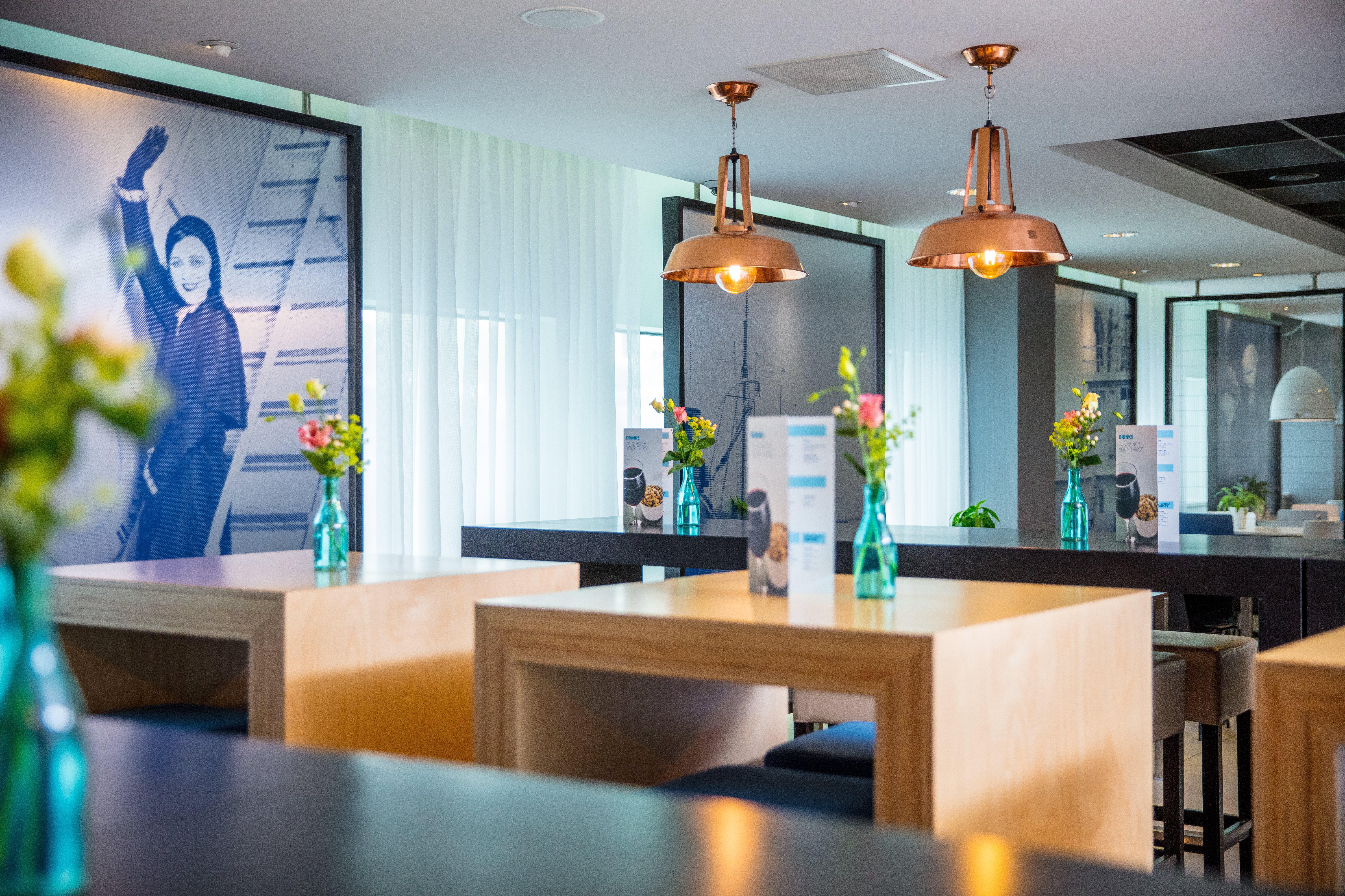 Holiday Inn Express Rotterdam - Central Station By Ihg Exterior foto