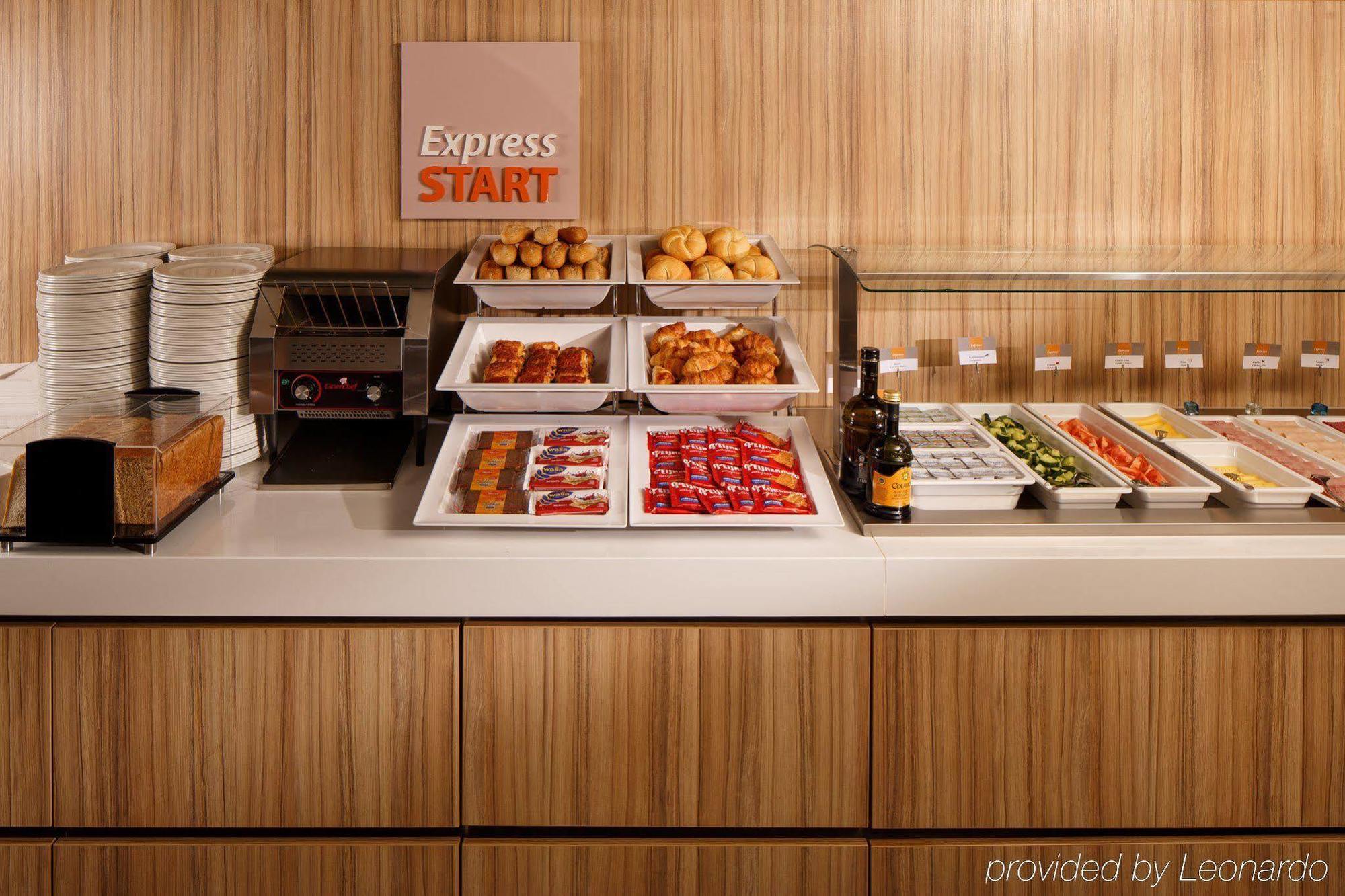 Holiday Inn Express Rotterdam - Central Station By Ihg Exterior foto